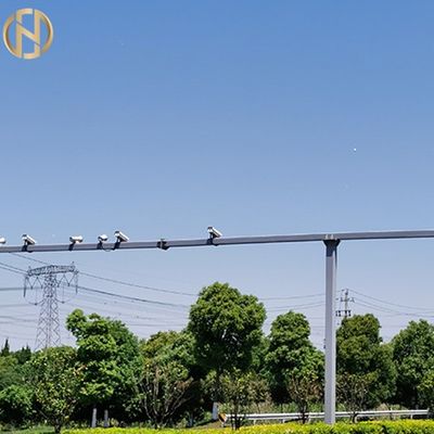 Q235 ha galvanizzato i sostegni all'aperto del doppio di Palo della videocamera di sicurezza del CCTV