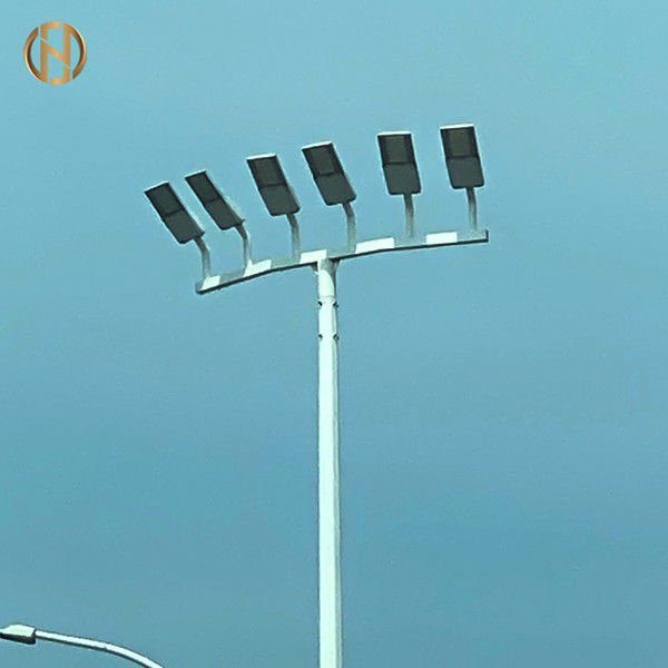 30m alto palo di masto con sistema di sollevamento e acciaio galvanizzato a caldo per l'illuminazione dello stadio e 50000 ore di vita