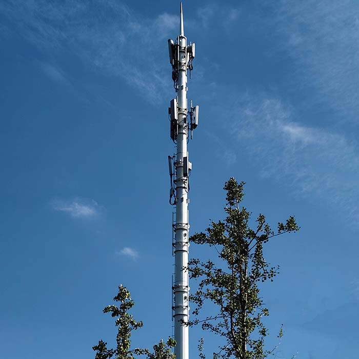 Antenne in acciaio galvanizzato a caldo monopoli con piattaforma