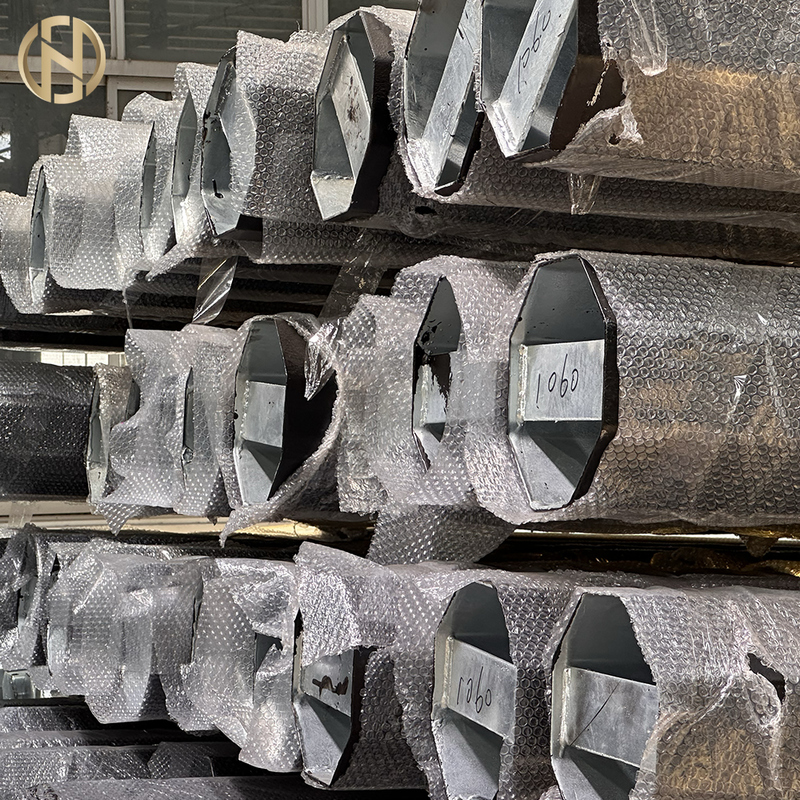 Pali ottagonali per linee a bassa e media tensione - Pali metallici - Forniture per apparecchiature elettriche