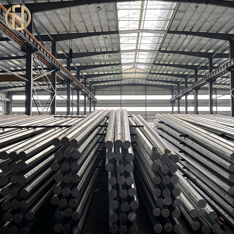 Pali ottagonali per linee a bassa e media tensione - Pali metallici - Forniture per apparecchiature elettriche
