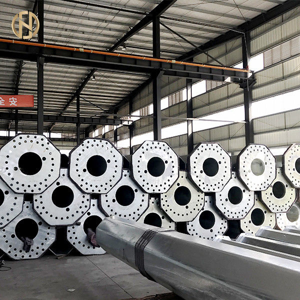 Bassa tensione 11.5M Galvanized Steel Pole Q420B Materia