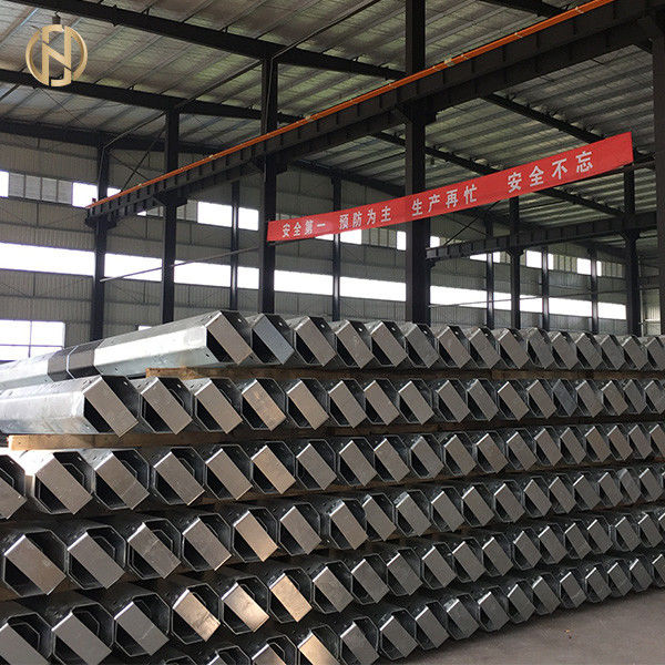 forma a sezione trasversale ottagonale di corrente elettrica di 13.5M di Palo di colore d'acciaio 45FT dello zinco
