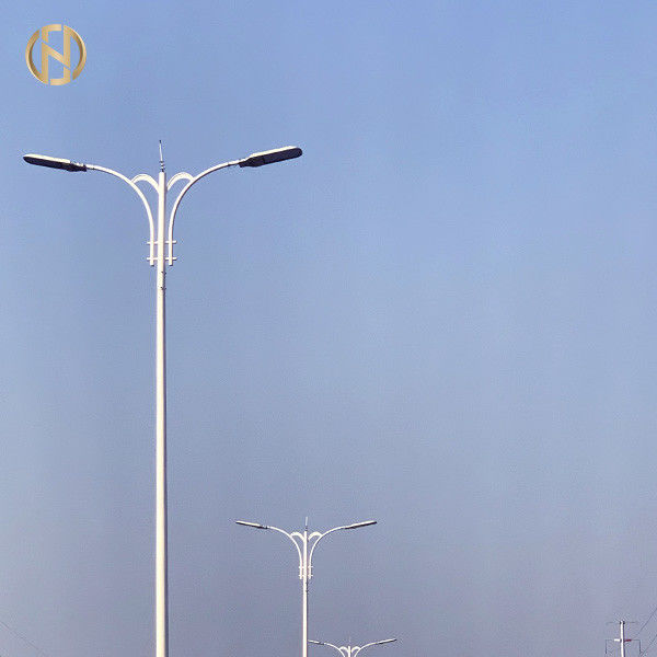 Terreno montato 3m 6m 8m 12m personalizzato Hot Dip Galvanizzato Octagonale lampadario esterno per illuminazione stradale