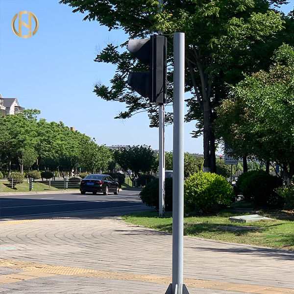 macchina fotografica palo leggero di 4.5M 6M I Type Traffic Light Palo che installa alla strada principale