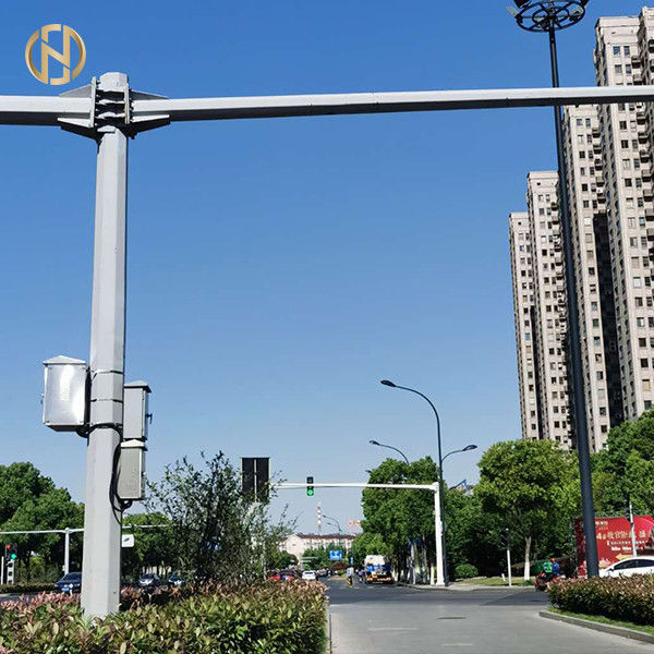 Vento di montaggio ottagonale di altezza del CCTV Palo 3-20M dell'acciaio di forma resistente