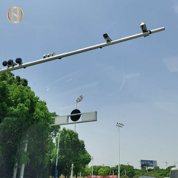 bene durevole di Palo del semaforo di 3M 4.5M 5M 6M per il bordo della luce di segnalazione in strada