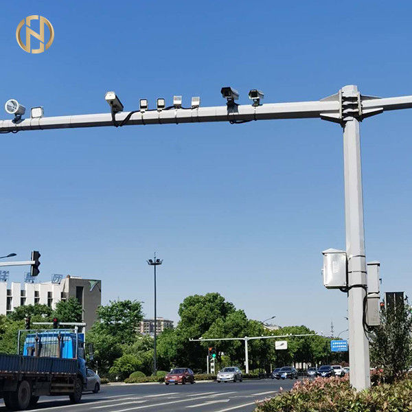 Macchina fotografica ottagonale Palo del CCTV per traffico nella L terremoto di forma resistente