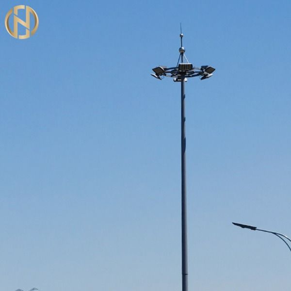 Un albero d'altezza galvanizzato Palo dei 12 tester con l'abbassamento del meccanismo d'innalzamento