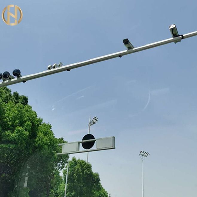 Q235 ha galvanizzato i sostegni all'aperto del doppio di Palo della videocamera di sicurezza del CCTV