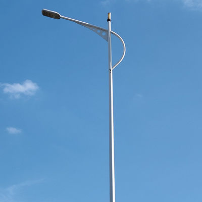 Disegno personalizzabile di palo di luce stradale con materiale in acciaio galvanizzato a caldo Perfetto per progetti di illuminazione esterna